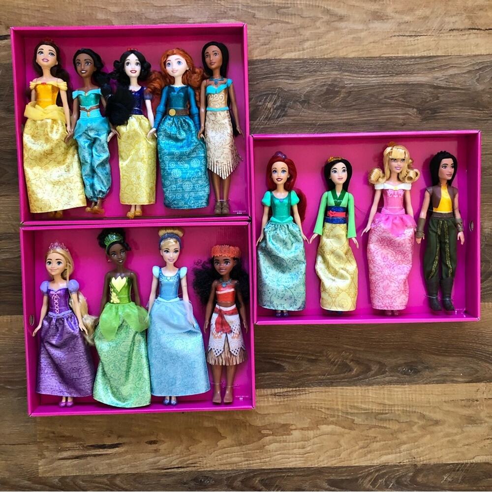 New✨ Disney 13 Princess Fashion Dolls with Sparkling Clothing and Accessories
